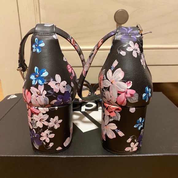 Stangarone Block-Heel Sandals - Picture 4 of 4